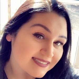 Meet your Posher, Renee